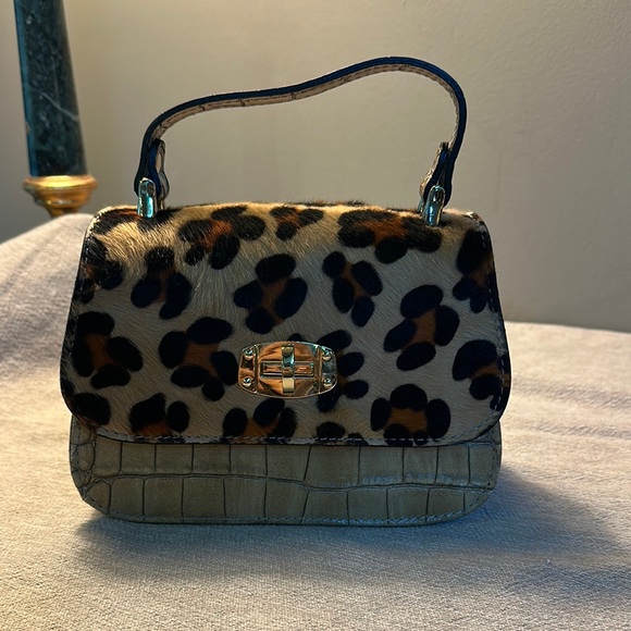 VERA PELLE Genuine leather Leopard Print and Tan Women's Handbag
